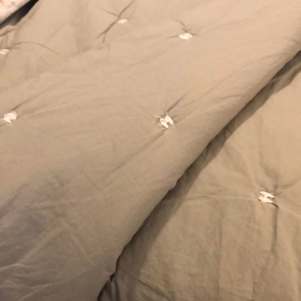 West Elm Green and White Quilted Comforter - Picture 4 of 5